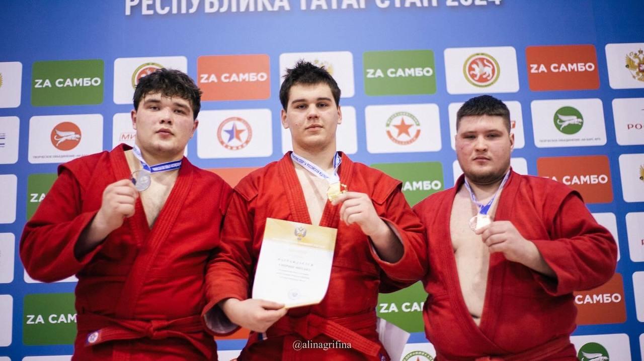 Два спортсмена из Королёва завоевали серебро первенства России по боевому самбо