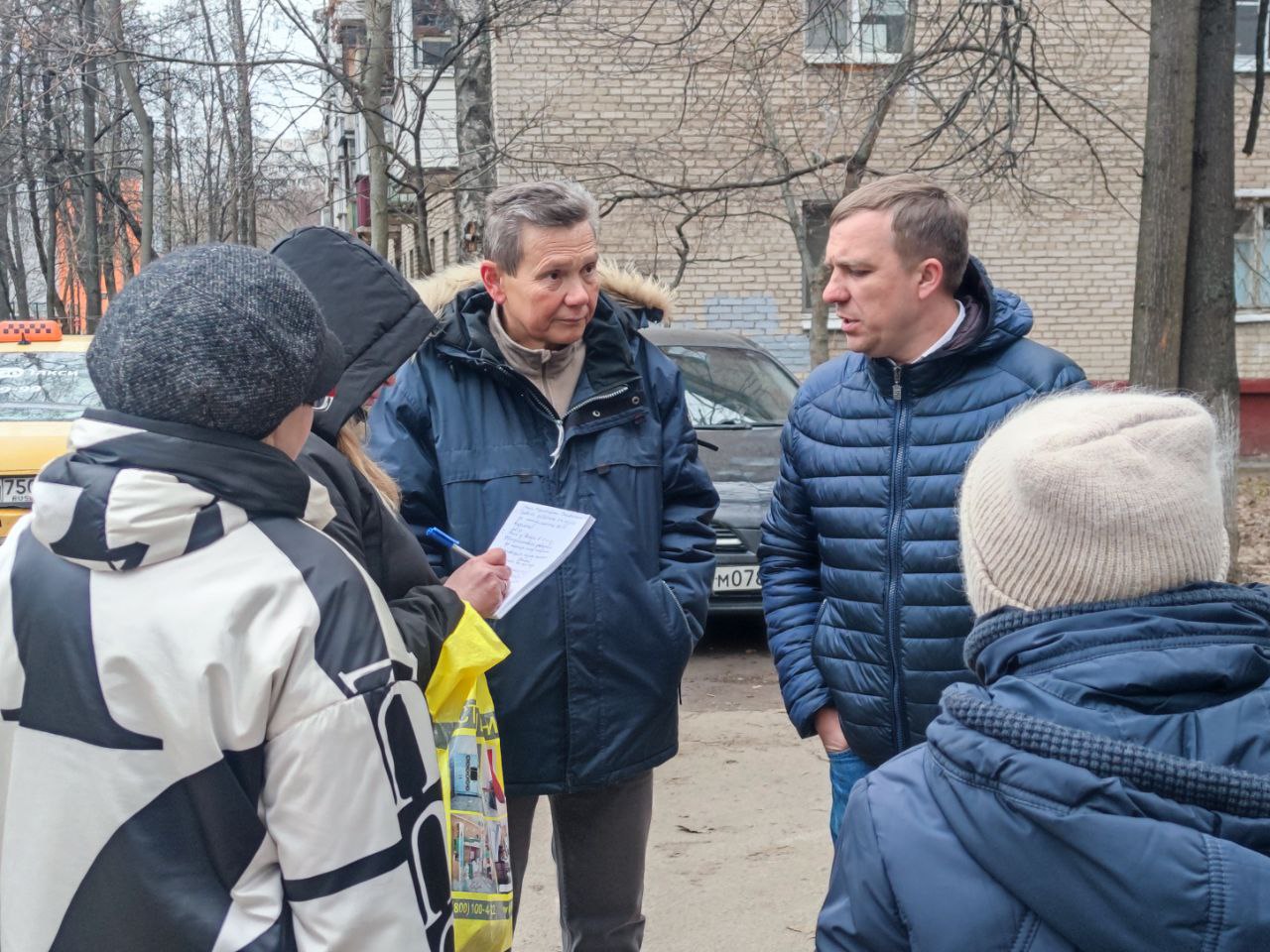В Королёве продолжаются встречи с жителями во дворах многоквартирных домов в рамках проекта «Умная коммуникация»