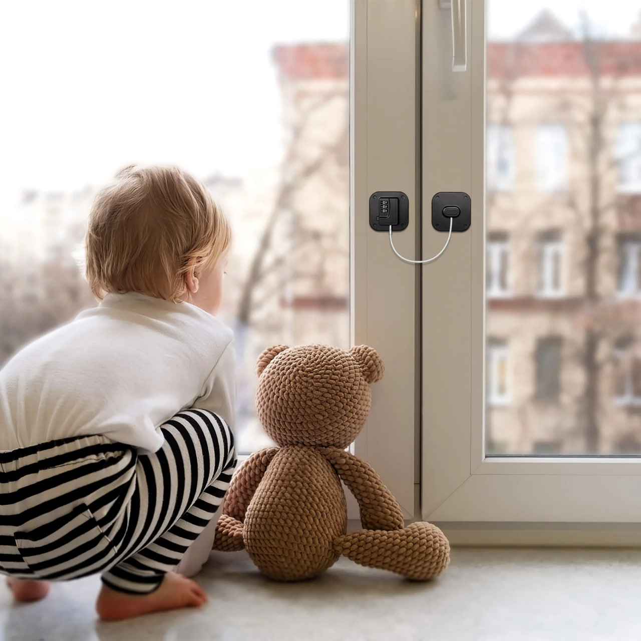 Открытое окно – опасность для маленьких детей